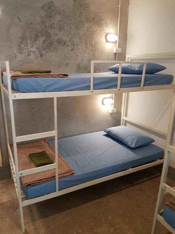 Shut Eye Party Hostel (Adults Only) Pai Exterior photo